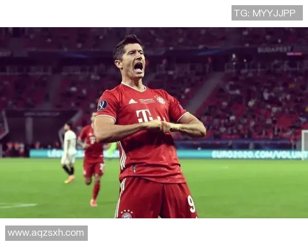 莱万在欧冠赛场火力全开10场比赛打入12球稳居射手榜首位