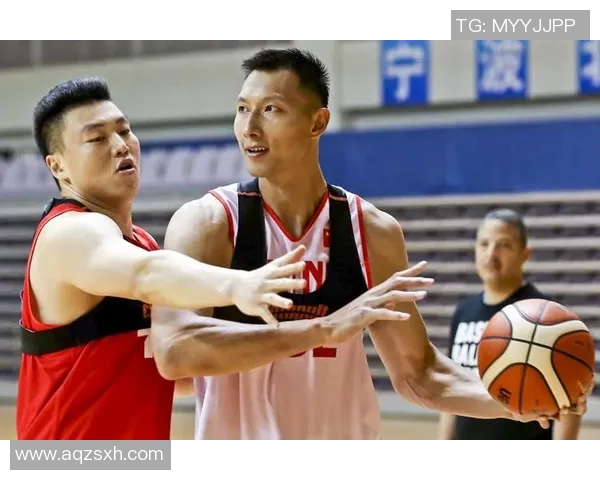 李根：从篮球场上的闪耀明星到生活中的坚韧奋斗者的成长故事